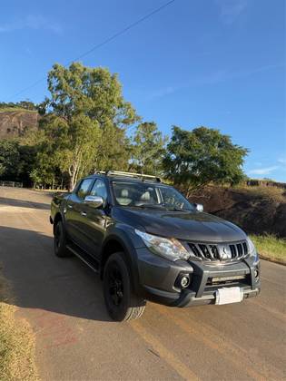 MITSUBISHI L200 TRITON 2.4 16V TURBO DIESEL OUTDOOR HPE CD 4X4 AUTOMÁTICO